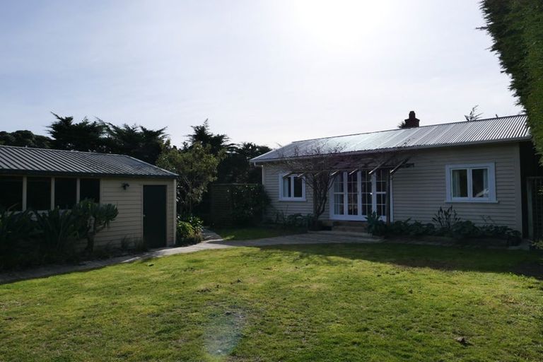 Photo of property in 3 Hemara Street, Waikanae Beach, Waikanae, 5036