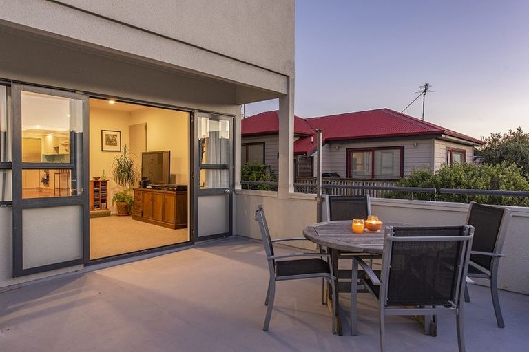 Photo of property in 6/88 Brougham Street, Mount Victoria, Wellington, 6011