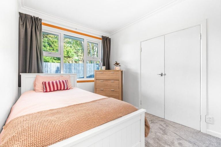 Photo of property in 269 Forest Hill Road, Waiatarua, Auckland, 0612