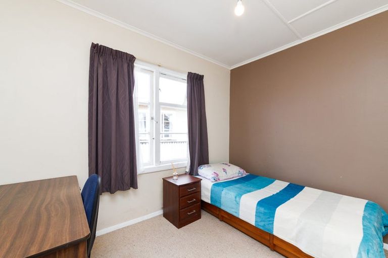Photo of property in 16 Kingston Street, Awapuni, Palmerston North, 4412