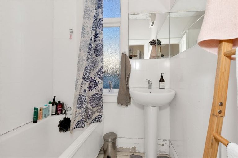 Photo of property in 1/27 Allard Street, Edgeware, Christchurch, 8013