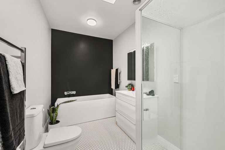 Photo of property in 21 Argentine Avenue, Miramar, Wellington, 6022