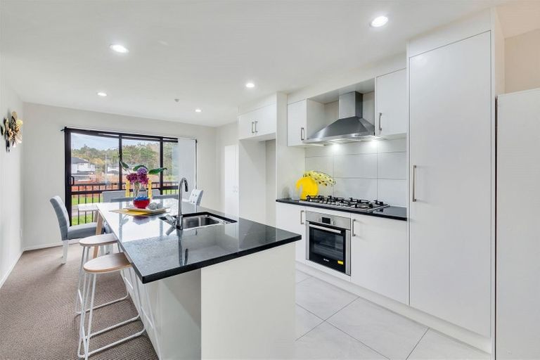 Photo of property in 23/5 Perekia Street, Albany, Auckland, 0632