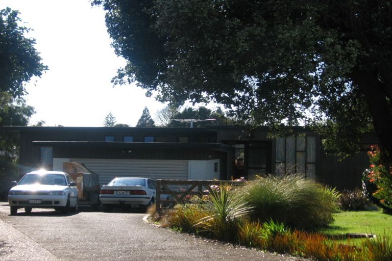 Photo of property in 12 Polandson Place, Opaheke, Papakura, 2113