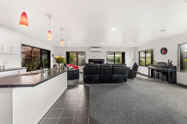 Photo of property in 31 Hamon Place, Pukehangi, Rotorua, 3015