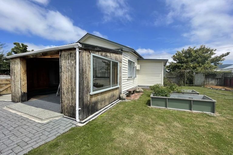 Photo of property in 16 Maude Street, Waimate, 7924