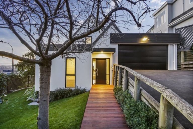 Photo of property in 11 Lookaway Place, Huntsbury, Christchurch, 8022