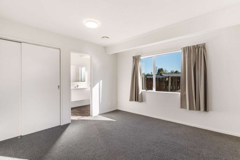 Photo of property in 14a Mildmay Road, Henderson, Auckland, 0610