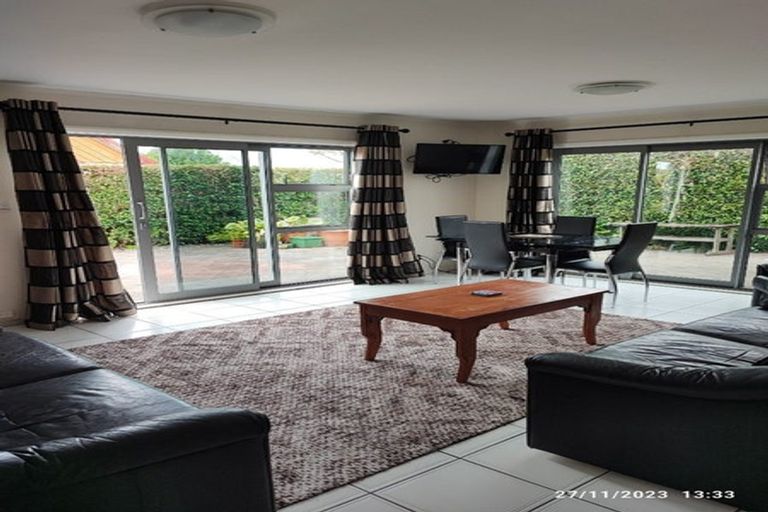 Photo of property in 3 Dayspring Way, Pakuranga, Auckland, 2010