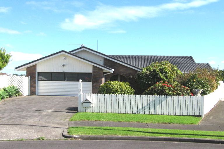 Photo of property in 10 Marina Heights, Half Moon Bay, Auckland, 2012