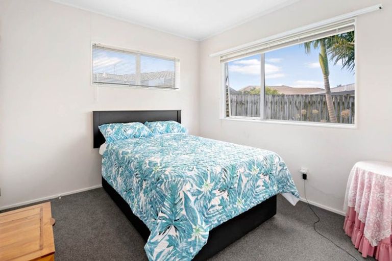Photo of property in 98d Lakeside Drive, Orewa, 0931