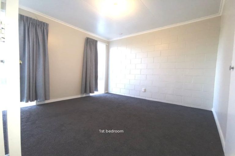Photo of property in 14 Westmere Place, Takaro, Palmerston North, 4412