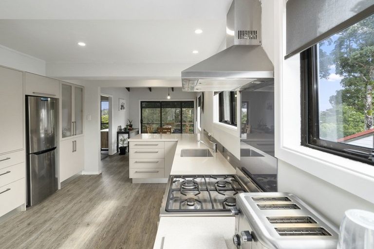 Photo of property in 12 Fairfax Terrace, Frankleigh Park, New Plymouth, 4310