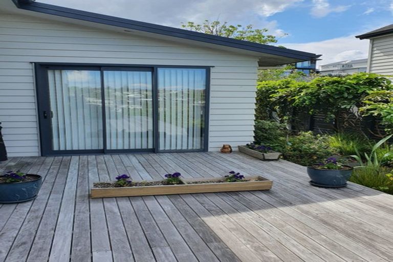 Photo of property in 26 Westerley Place, Long Bay, Auckland, 0630