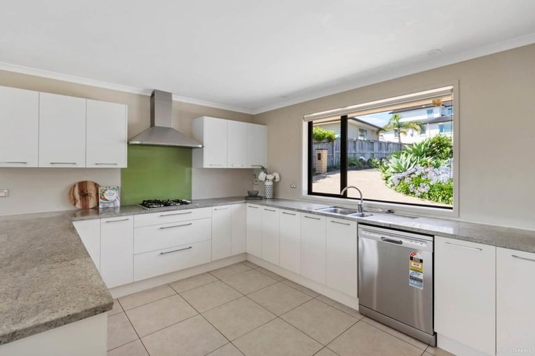Photo of property in 3 Ohau Court, Fairview Heights, Auckland, 0632