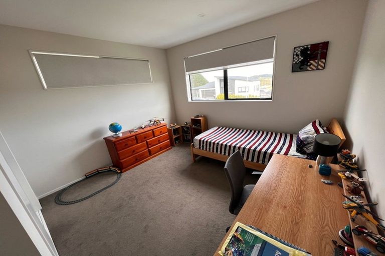 Photo of property in 8 Celestial Crescent, Orewa, 0931