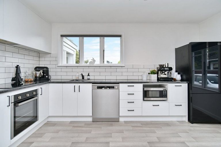 Photo of property in 51 Glenfield Crescent, Mairehau, Christchurch, 8052