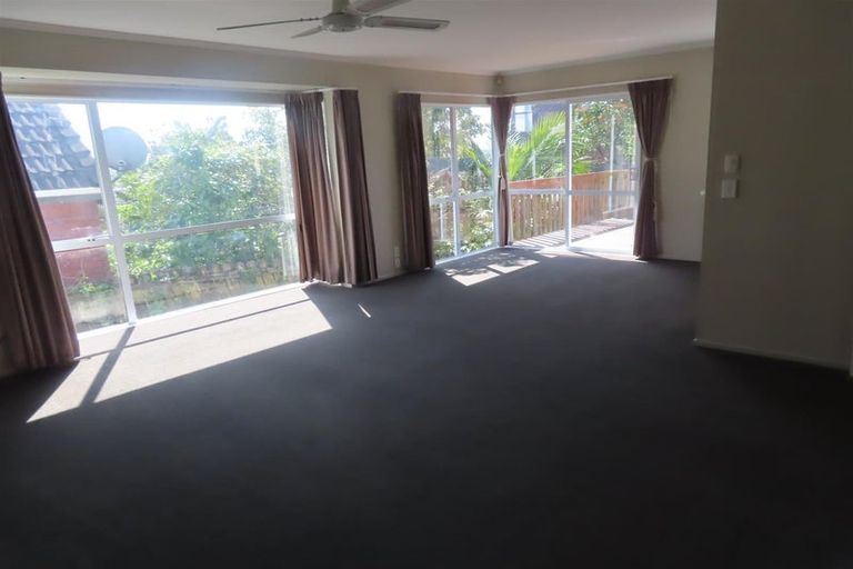 Photo of property in 2/15 Mccahill Views, Botany Downs, Auckland, 2010