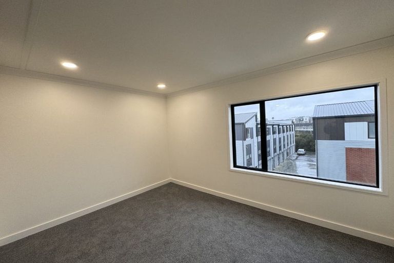 Photo of property in 19 Parkwood Avenue, Westgate, Auckland, 0614
