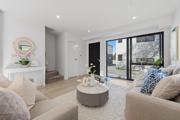 Photo of property in 3 Gill Avenue, Te Atatu Peninsula, Auckland, 0610