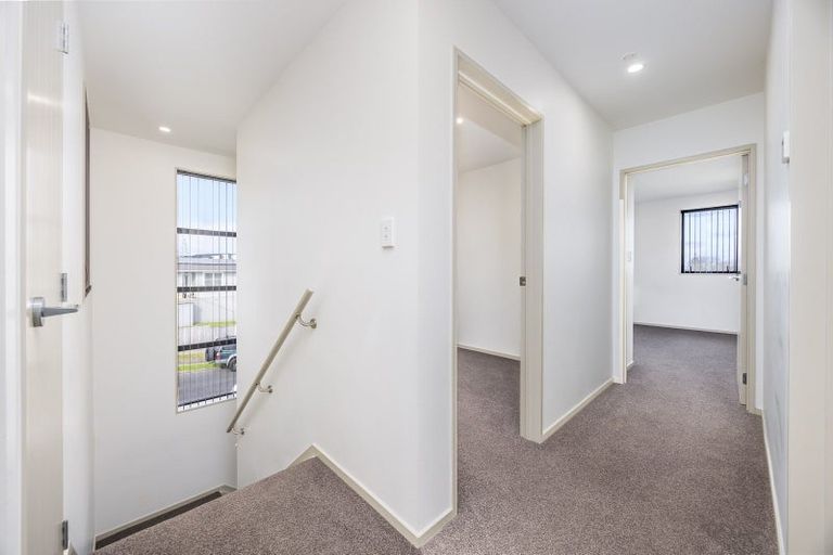 Photo of property in 33 Carole Crescent, Pakuranga, Auckland, 2010