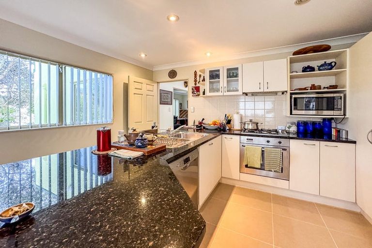 Photo of property in 2/3 Oban Road, Browns Bay, Auckland, 0630