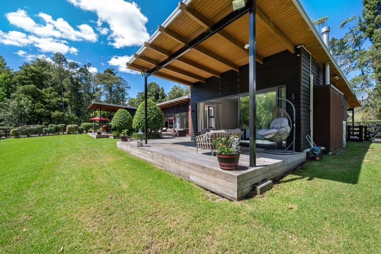 Photo of property in 66 Brownhill Road, Whitford, Manurewa, 2576