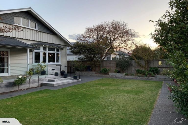 Photo of property in 124 Purchas Street, Edgeware, Christchurch, 8013