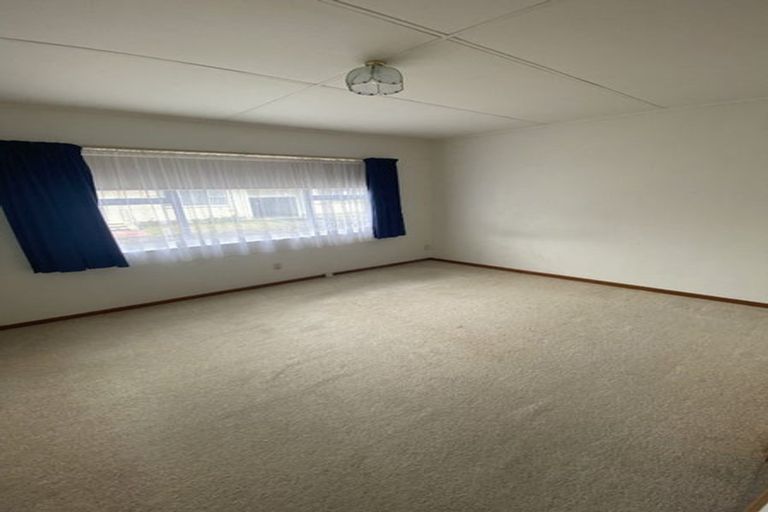 Photo of property in 12 Cambridge Street, Levin, 5510