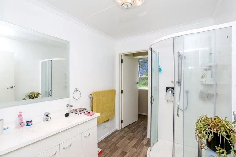 Photo of property in 59a Pioneer Road, Moturoa, New Plymouth, 4310