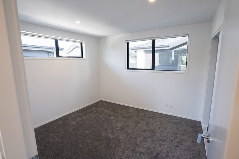 Photo of property in 2/182 Cambridge Terrace, Fairfield, Lower Hutt, 5011