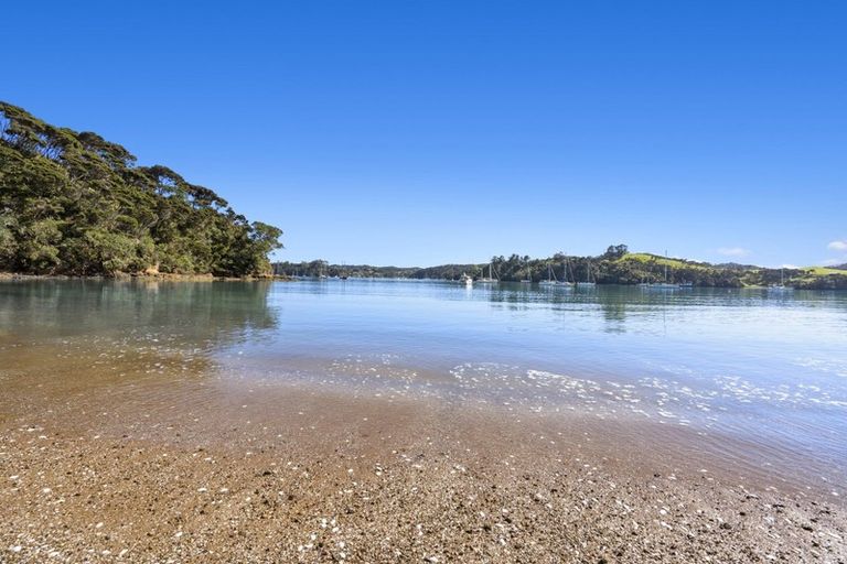 Photo of property in 1 Kanuka Grove, Kinloch, Taupo, 3377