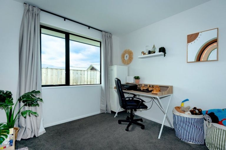 Photo of property in 6 Classic Lane, Rolleston, 7614