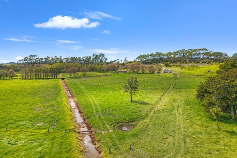 Photo of property in 413 Waihue Road, Dargaville, 0372