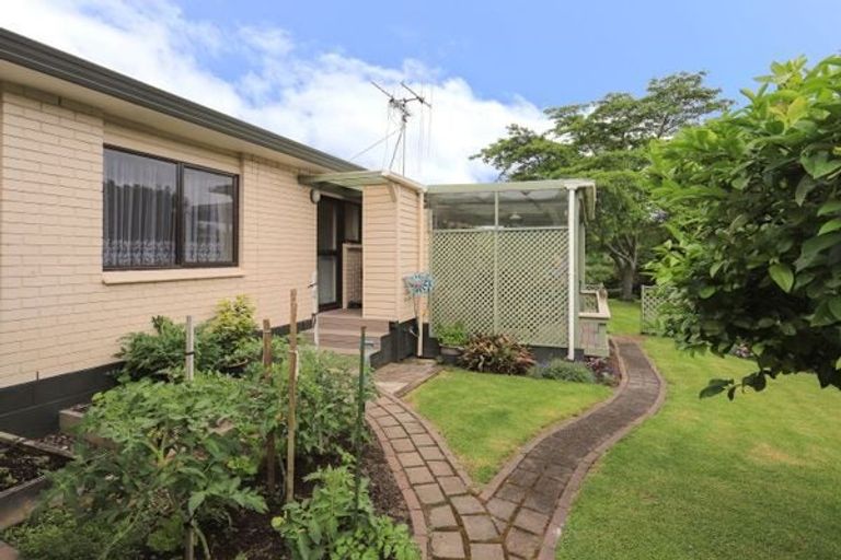 Photo of property in 35 Links View Drive, Omokoroa, 3114