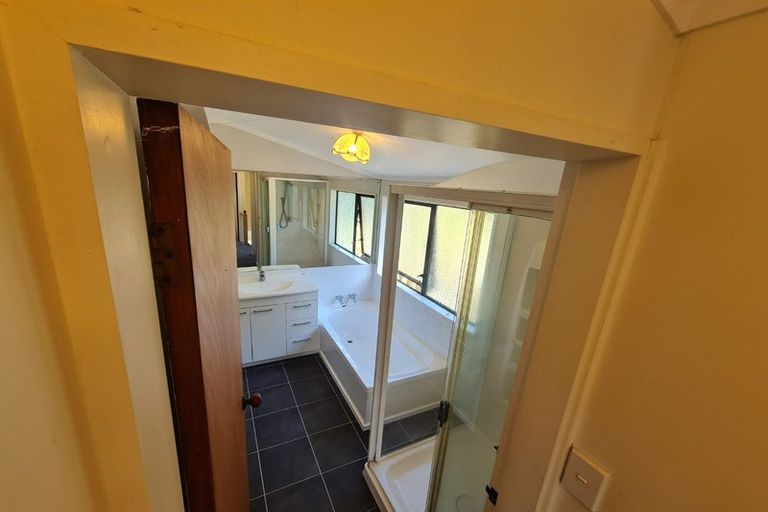 Photo of property in 10 Flinders Place, Johnsonville, Wellington, 6037