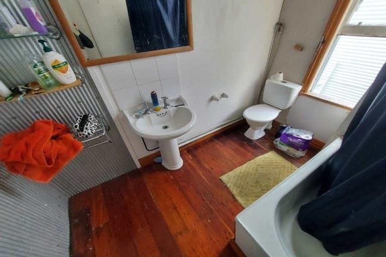 Photo of property in 212 The Terrace, Wellington Central, Wellington, 6011