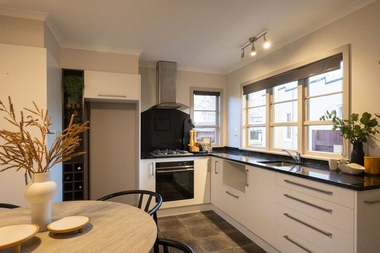 Photo of property in 25 Winston Avenue, Hokowhitu, Palmerston North, 4410