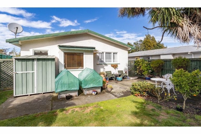 Photo of property in 14 Woodend Road, Woodend, 7610