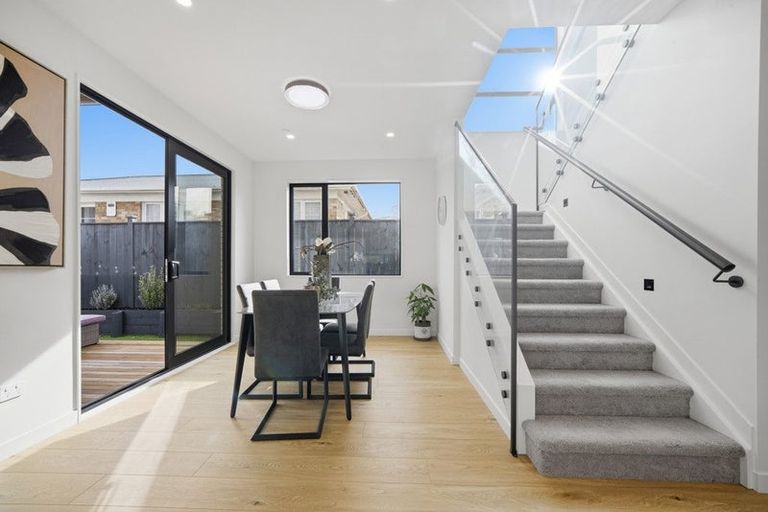 Photo of property in 28b Kereru Street, Henderson, Auckland, 0612