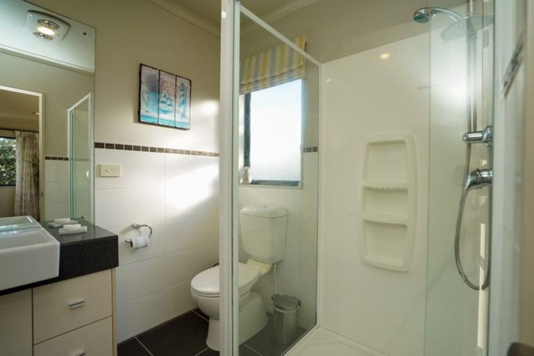 Photo of property in 11 Girvan Terrace, Wattle Downs, Auckland, 2103