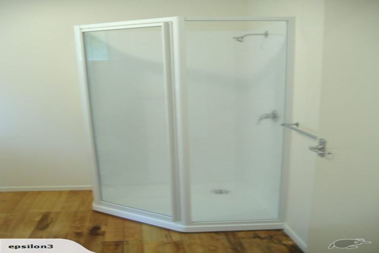 Photo of property in 1/15 Tavern Road, Silverdale, 0932