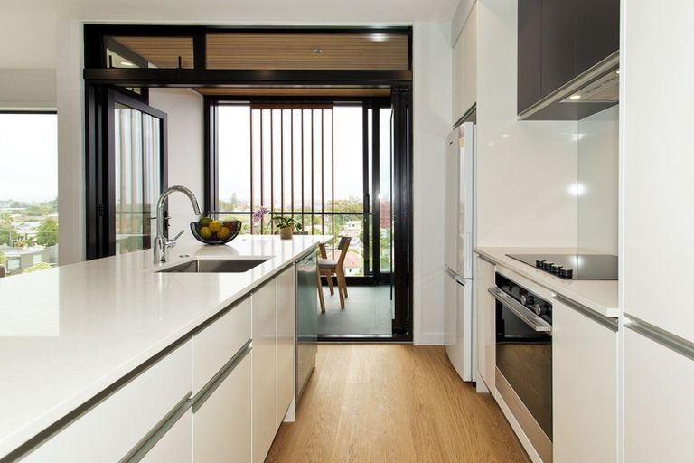 Photo of property in Frank Sargeson Apts, 501/74 Anzac Street, Takapuna, Auckland, 0622