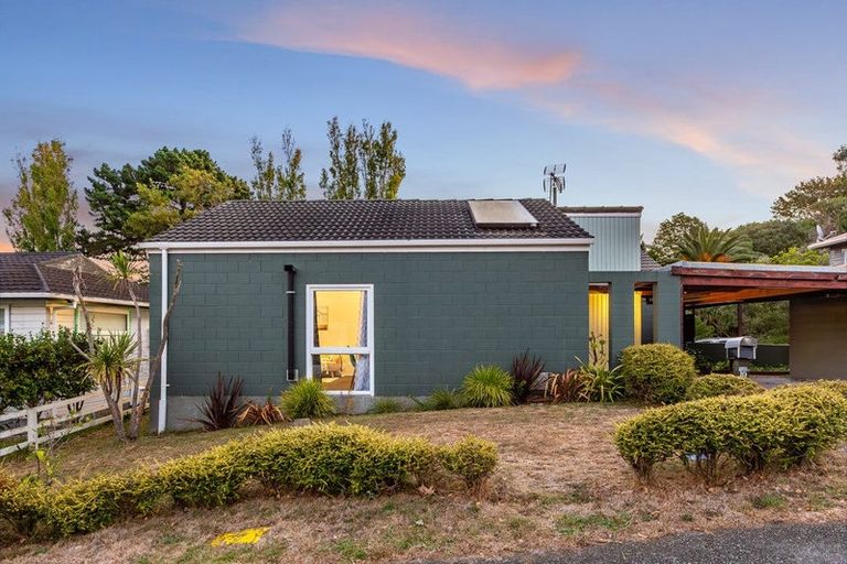 Photo of property in 10a Penryn Drive, Camborne, Porirua, 5026