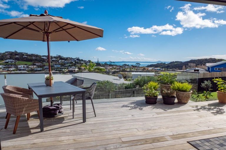 Photo of property in 4 Freyja Crescent, Coopers Beach, 0420