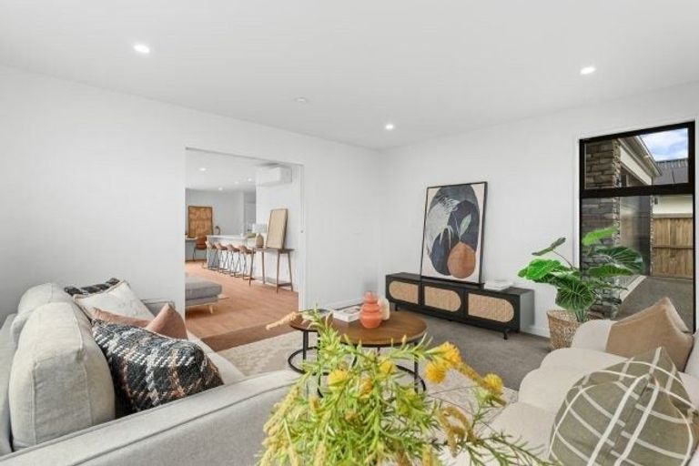 Photo of property in 6 Cam Mill Place, Rangiora, 7400