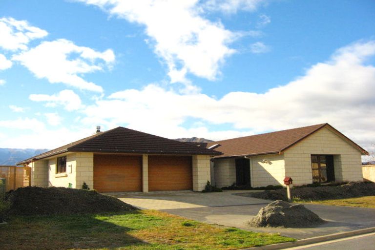 Photo of property in 3 Orbell Drive, Lake Hayes, Queenstown, 9304