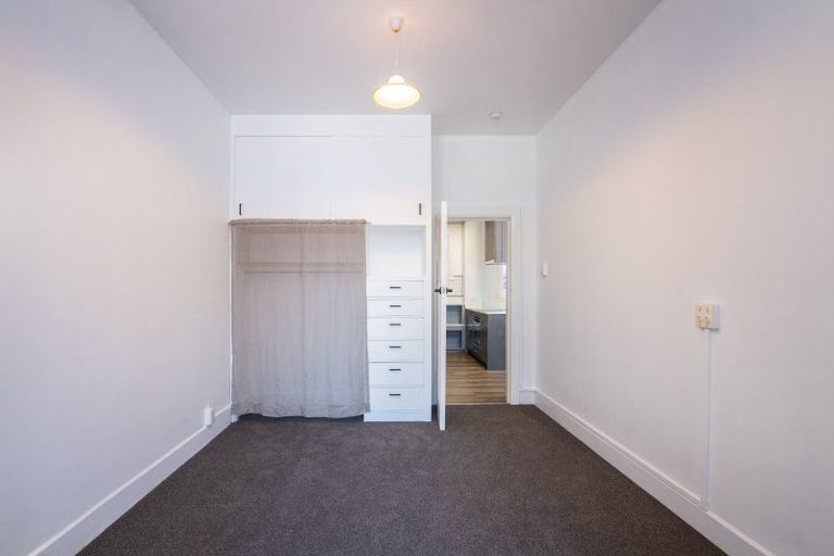 Photo of property in Devonport Apartments, 21/127 Saint Aubyn Street, New Plymouth, 4310