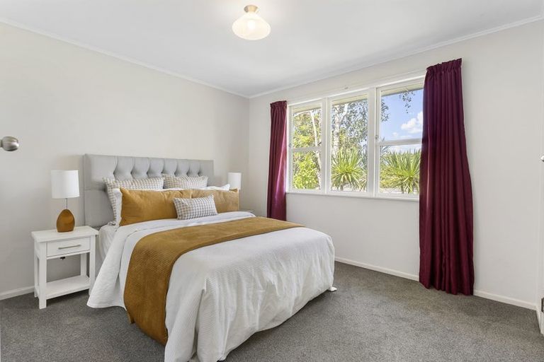 Photo of property in 4 Webb Place, Forrest Hill, Auckland, 0620