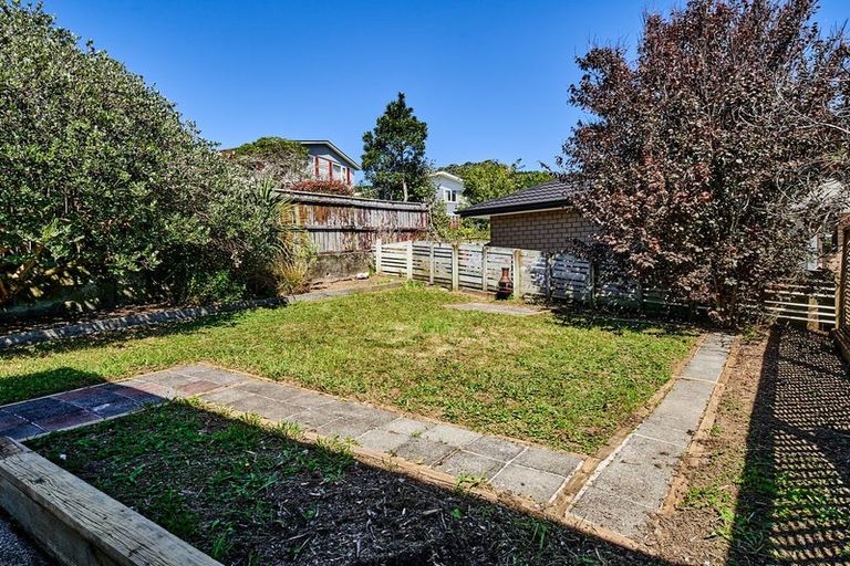 Photo of property in 16b Saint Edmund Crescent, Tawa, Wellington, 5028